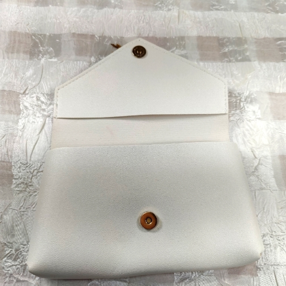 Vintage Mini Faux Leather White Cute Bag or Wallet - Picture 3 of 9
